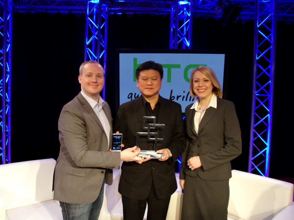 Ben Ho and Gragam Wheeler - HTC One premiat la MWC 2013