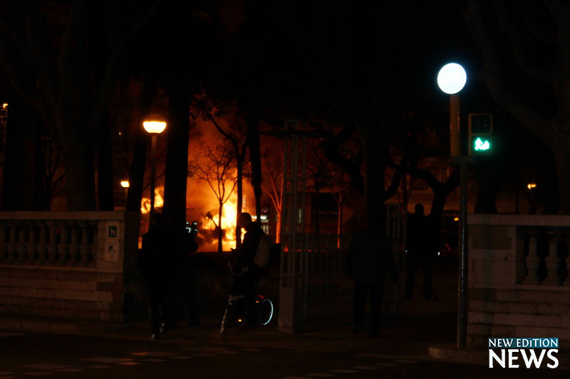 car on fire in Barcelona March 2015 - 2